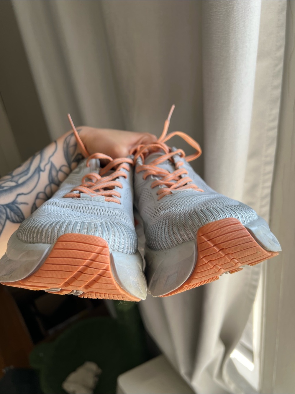 Hoka Bondi 7 Women's Light Gray and Peach Running Shoes - Picture 5 of 12